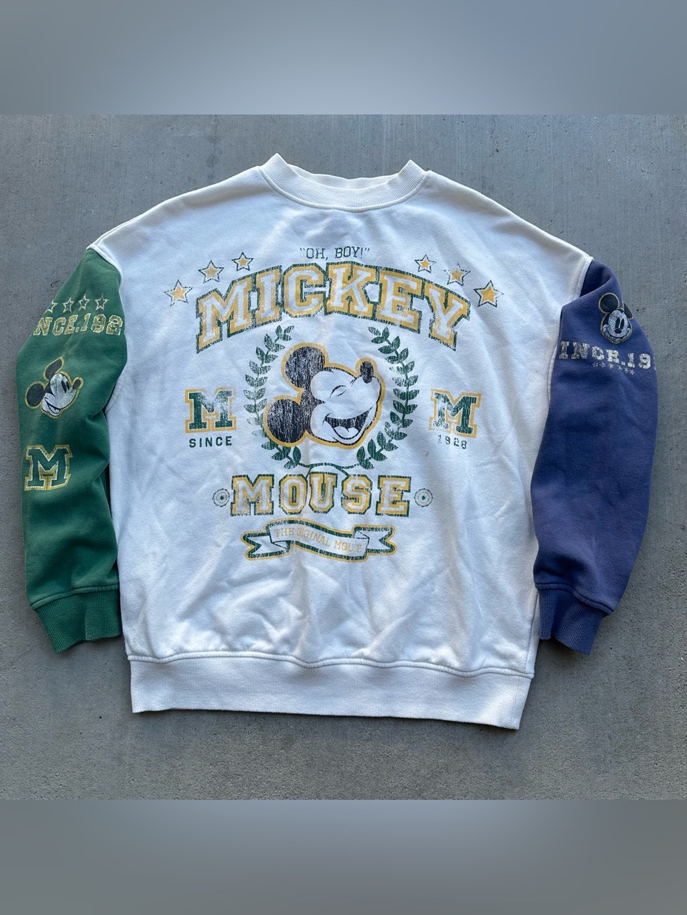 H&M Divided Disney Mickey Mouse Graphic Crewneck Pullover Sweatshirt Size XXS